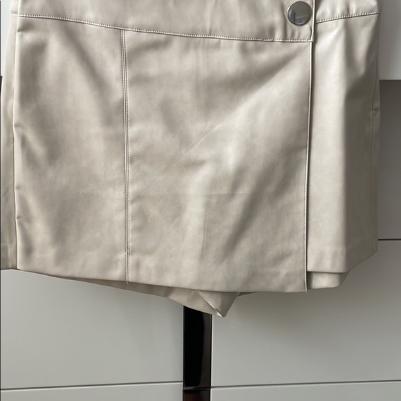 Zara / Aritzia/ - Picture 8 of 16